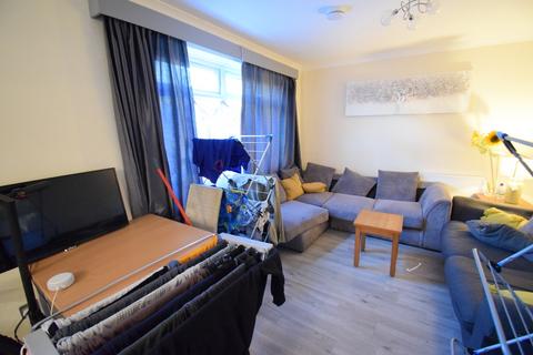 1 bedroom in a house share to rent, Clovelly Way, Bedford MK40