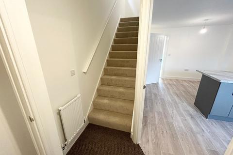 3 bedroom semi-detached house to rent, Purse Drive, Crewe