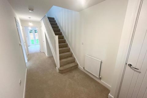 4 bedroom semi-detached house to rent, Shaw Bank Place, Crewe, Cheshire