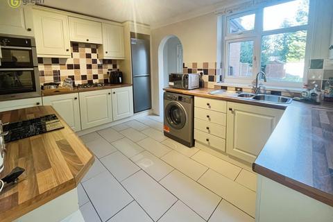 3 bedroom semi-detached house for sale, Yateley Avenue, Birmingham B42