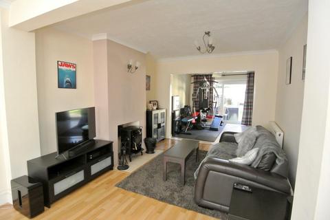 4 bedroom house for sale, Rex Avenue, Ashford TW15