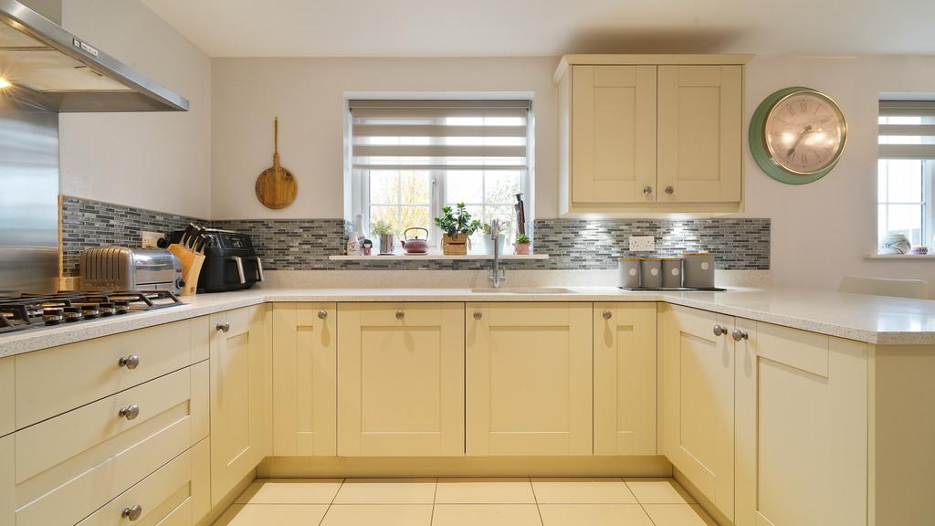 2 Cressbrook Rd-23