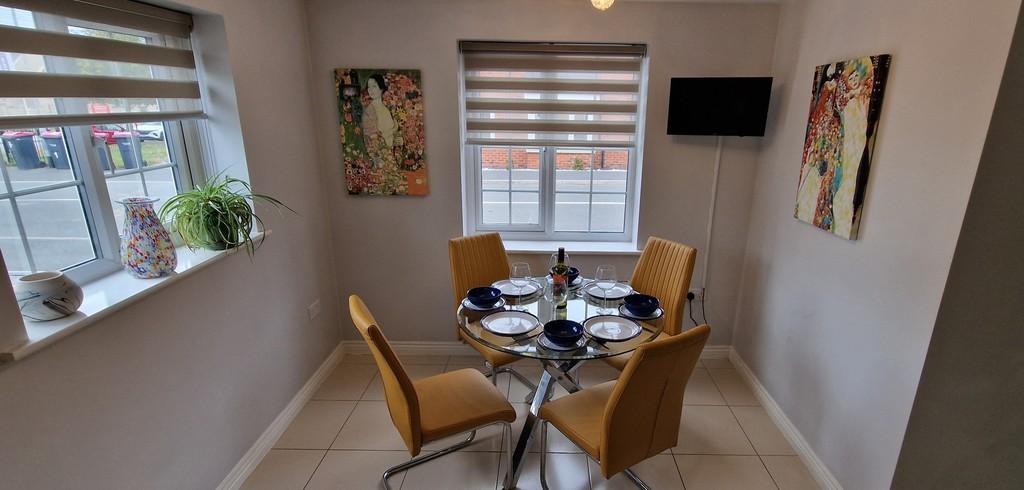 Dining 2