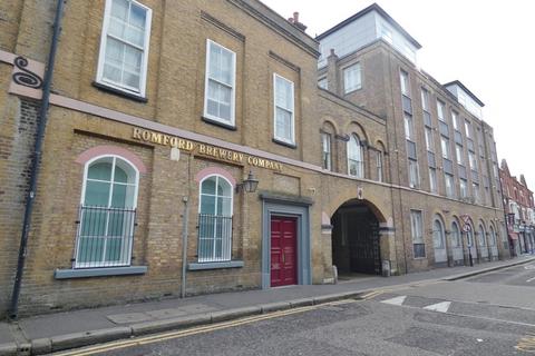 2 bedroom apartment to rent, High Street, Romford