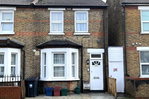 1 bedroom in a house share to rent, Clare Road, Hounslow