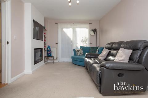 3 bedroom end of terrace house for sale, Daisy Brook, Royal Wootton Bassett SN4 7