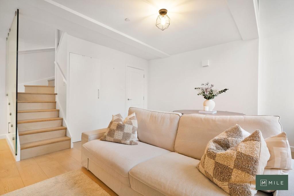 Flat 12, Turret House - HBJD8a VBiw6 O5i9x UW4 S