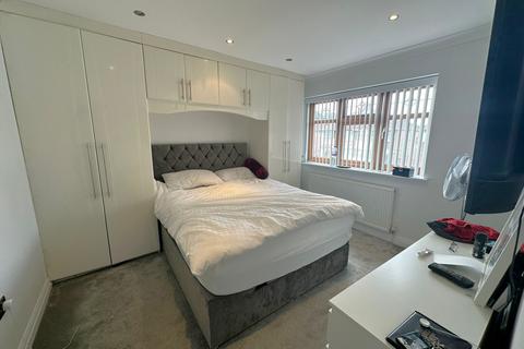 6 bedroom semi-detached house for sale, Carfax Road, Hayes, Greater London, UB3