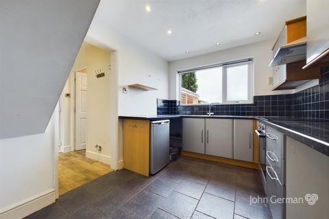 57 Lambert Road, Uttoxeter, ST14 7QG