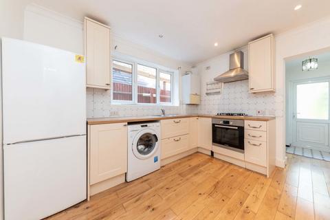 1 bedroom ground floor flat for sale, Moselle Avenue, London N22