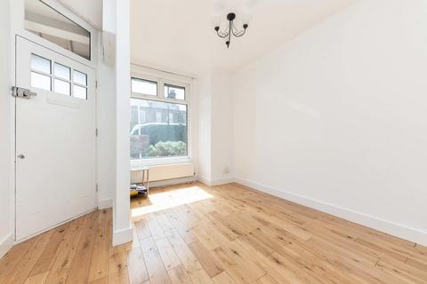 1 bedroom ground floor flat for sale, Moselle Avenue, London N22