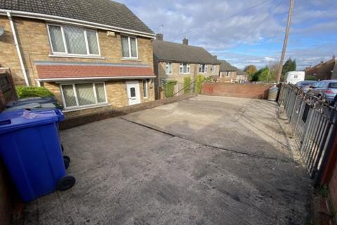 3 bedroom semi-detached house to rent, Linden Grove, Doncaster DN12