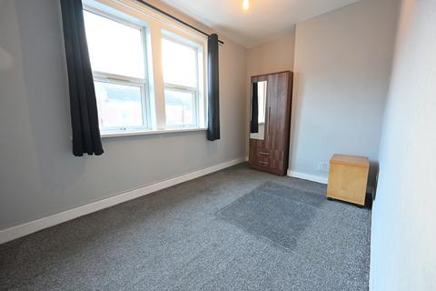 3 bedroom flat to rent, Colston Street, Benwell NE4