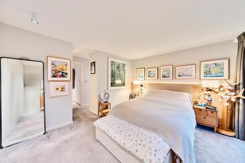 3 bedroom apartment to rent, Addison Road,  Holland Park,  W14