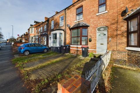 4 bedroom terraced house to rent, Sealand Road, Chester