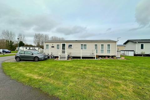 2 bedroom mobile home for sale, Essex Road, Hoddesdon