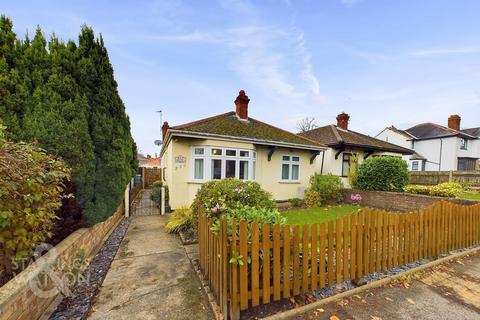 3 bedroom semi-detached bungalow for sale, Normanston Drive, Lowestoft, NR32