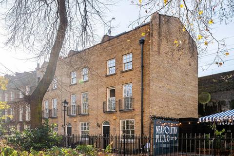 4 bedroom end of terrace house for sale, Paradise Row, Bethnal Green, London, E2