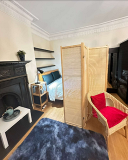 Studio to rent, Charing Cross, London WC2N