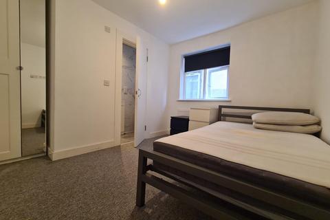 1 bedroom flat to rent, Golders Green Road, Golders Green, London, NW11