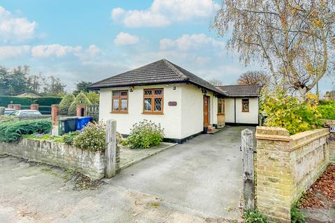 3 bedroom detached bungalow for sale, Wraysbury, Berkshire