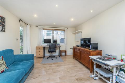 1 bedroom flat for sale, Sail Court, 15 Newport Avenue, London