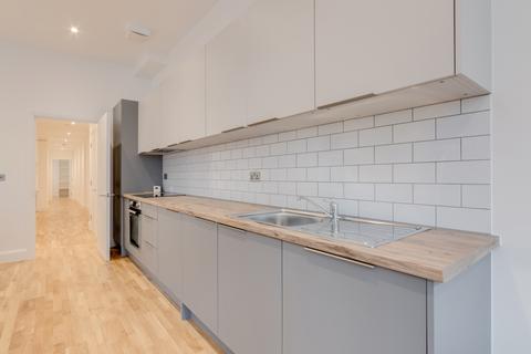 2 bedroom flat to rent, Borough High Street, London