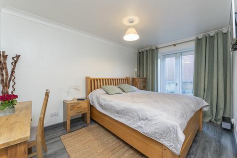 2 bedroom flat for sale, Windsor Hall, 13 Wesley Avenue, London