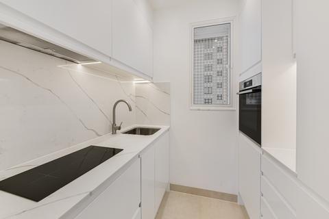 Flat to rent, Pont Street, London