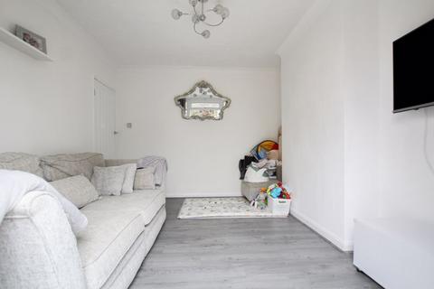 2 bedroom maisonette for sale, Eversley Avenue, Barnehurst