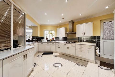 6 bedroom semi-detached house for sale, Constable Gardens, Edgware