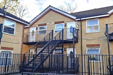 2 bedroom flat to rent, Uplands Close, Woolwich, London SE18