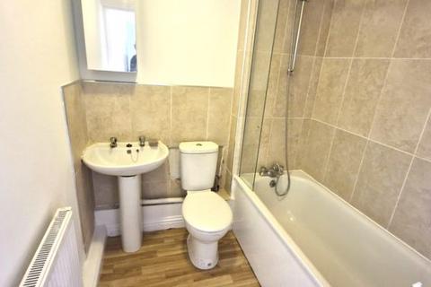 2 bedroom flat to rent, Uplands Close, Woolwich, London SE18