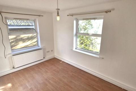 2 bedroom flat to rent, Uplands Close, London, Greater London, SE18