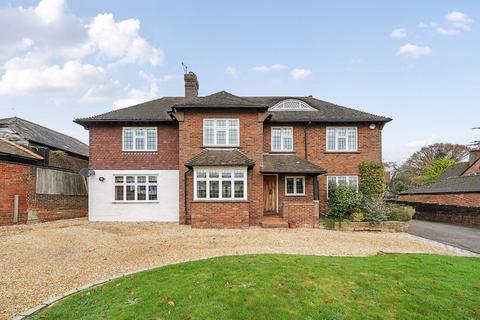 5 bedroom detached house to rent, Portsmouth Road, Godalming GU8