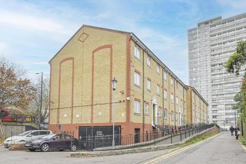 90 Glamis Place, London, E1W 3EF