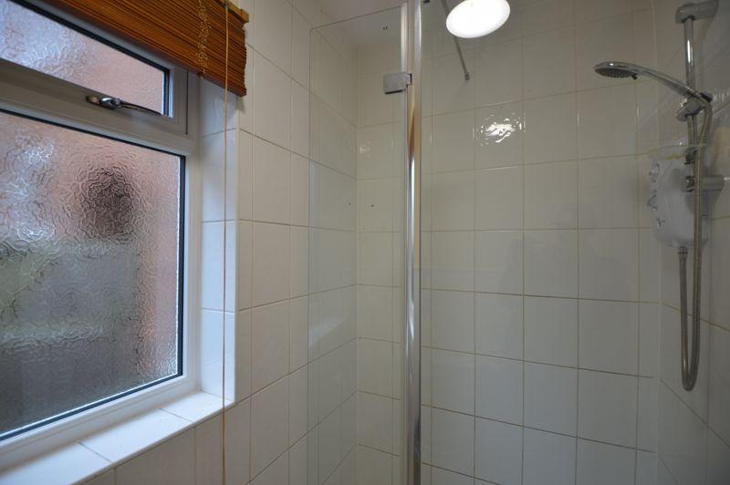 D/strs shower room