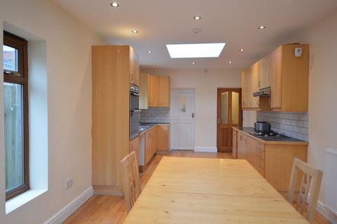 4 bedroom terraced house to rent, 30 Highbury Road, Kings Heath B14 7QN