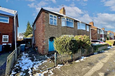 3 bedroom semi-detached house for sale, Huntingtower Road, Grantham