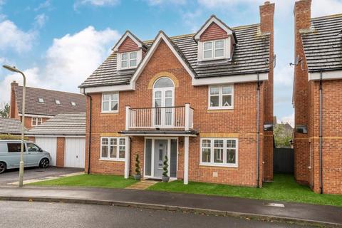 5 bedroom detached house for sale, Proctor Drive, Lee-On-The-Solent, PO13