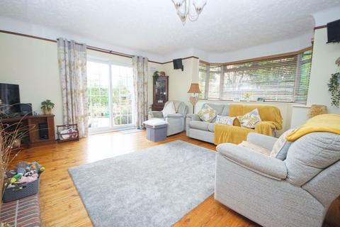 4 bedroom detached bungalow for sale, Mays Lane, Stubbington, PO14