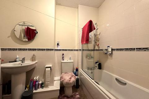 2 bedroom apartment for sale, Abington Drive, Southport PR9