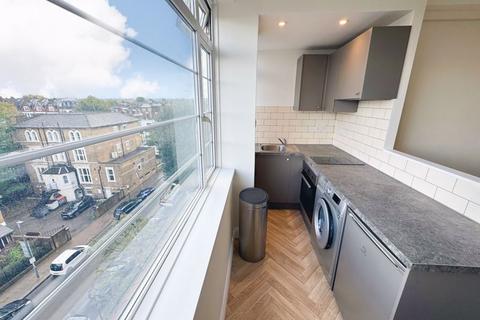 1 bedroom apartment to rent, Du Cane Court, Balham High Road, London SW17 7JL