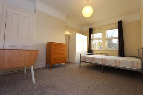 2 bedroom property to rent, Maryland Road, Wood Green N22