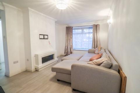 11 Chesterford Green, Basildon, SS14 3PR