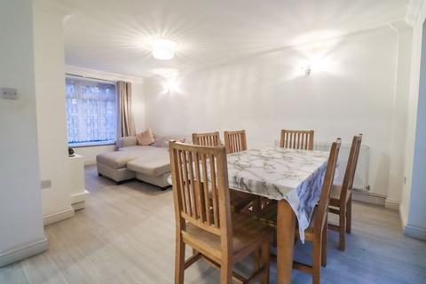 11 Chesterford Green, Basildon, SS14 3PR