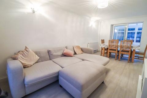 11 Chesterford Green, Basildon, SS14 3PR