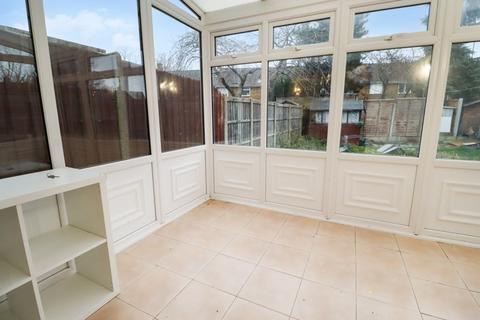 11 Chesterford Green, Basildon, SS14 3PR