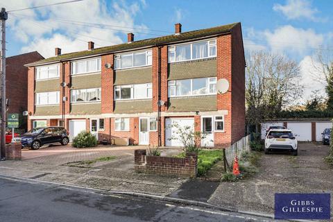 3 bedroom townhouse to rent, Crosier Road, Ickenham, Middlesex UB10 8RR