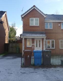 3 bedroom semi-detached house to rent, Dearnalay Way, Oldham OL9